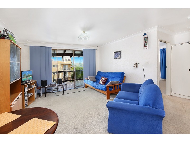 8/3 Sykes Avenue – Spanish Villa, Kings Beach QLD 4551