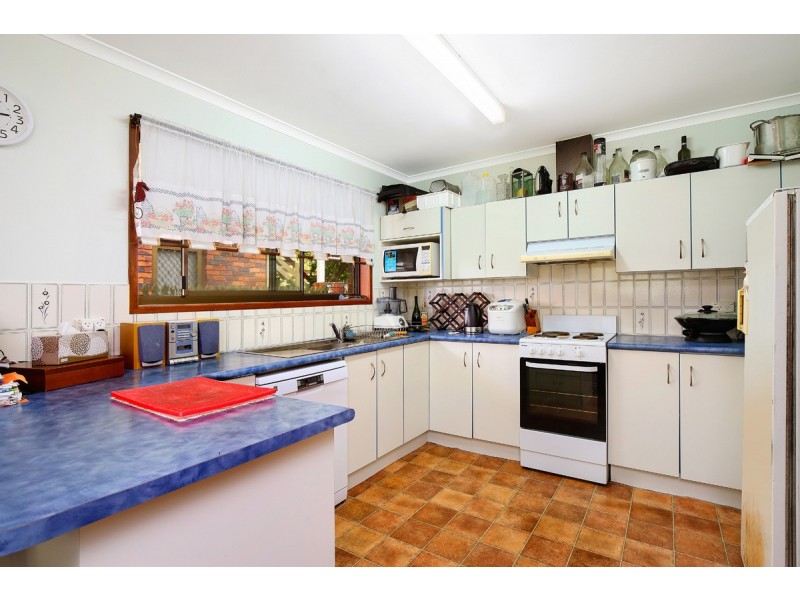 182 Golden Beach Esplanade, Golden Beach QLD 4551