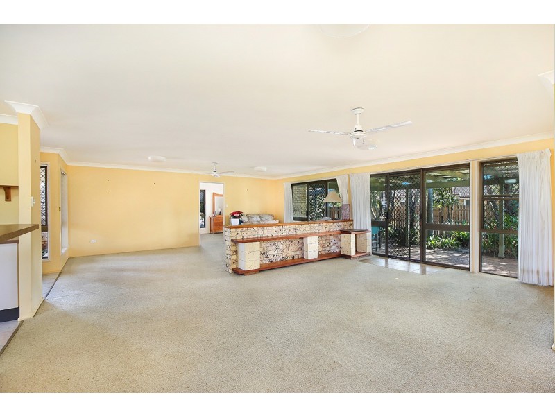 51 Wavell Av, Golden Beach QLD 4551