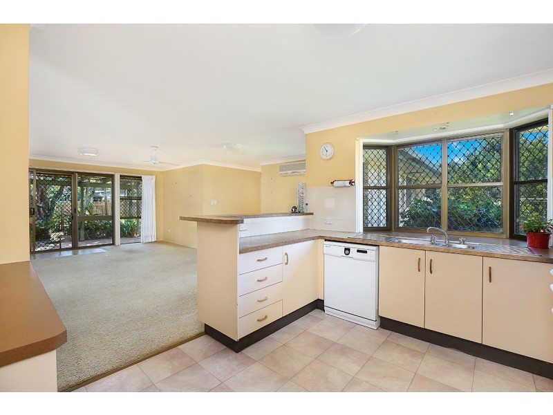 51 Wavell Av, Golden Beach QLD 4551