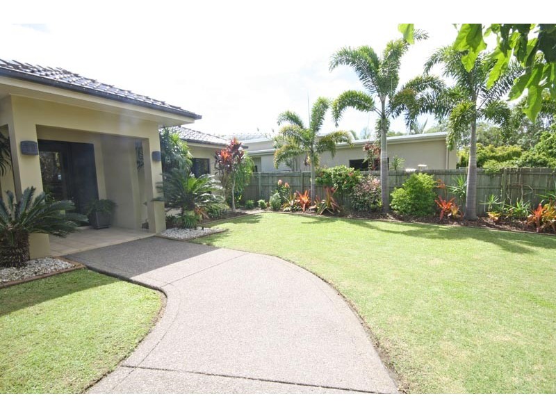 18 Undanbi Place, Pelican Waters QLD 4551
