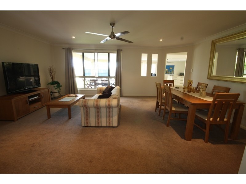 4 Rutherford Pl, Pelican Waters QLD 4551