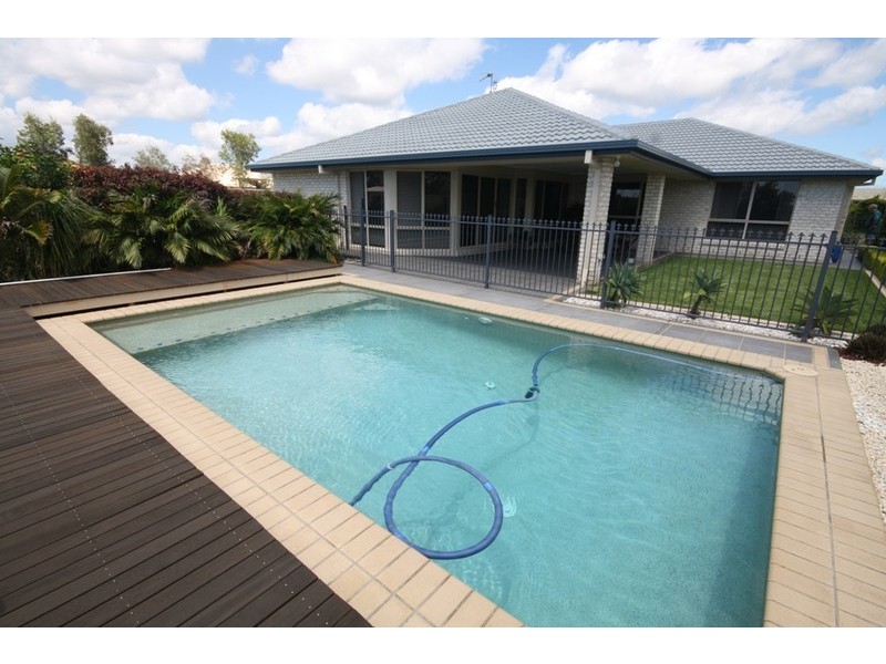 4 Rutherford Pl, Pelican Waters QLD 4551