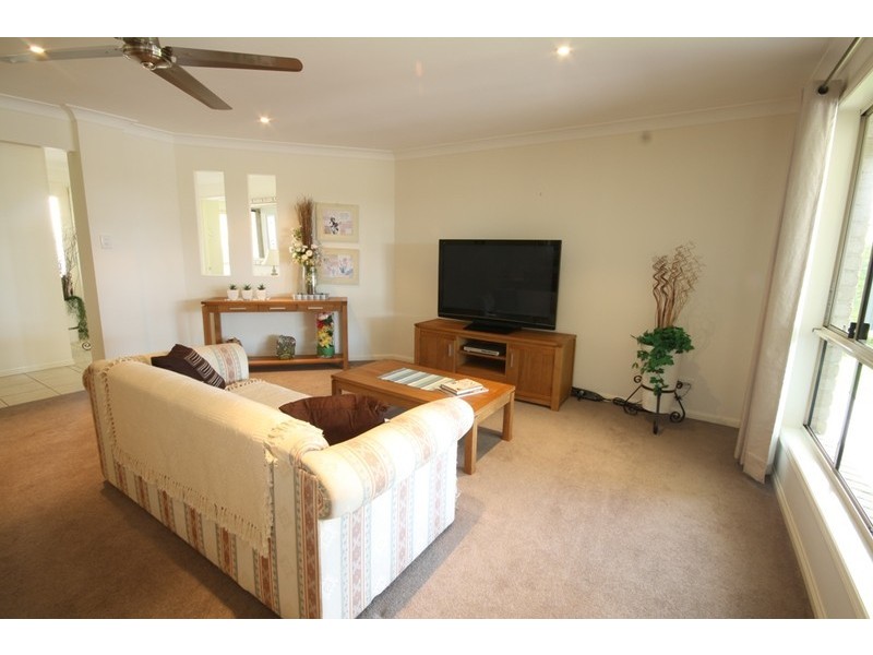 4 Rutherford Pl, Pelican Waters QLD 4551