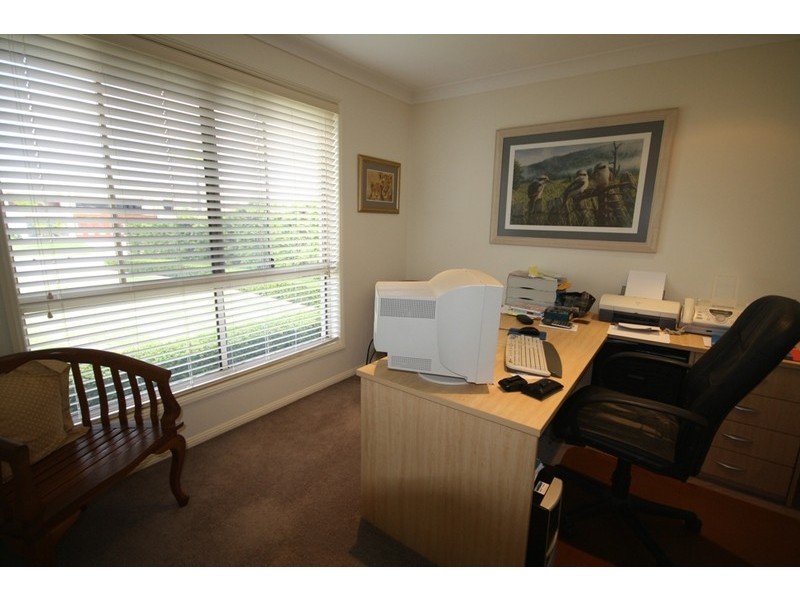 4 Rutherford Pl, Pelican Waters QLD 4551