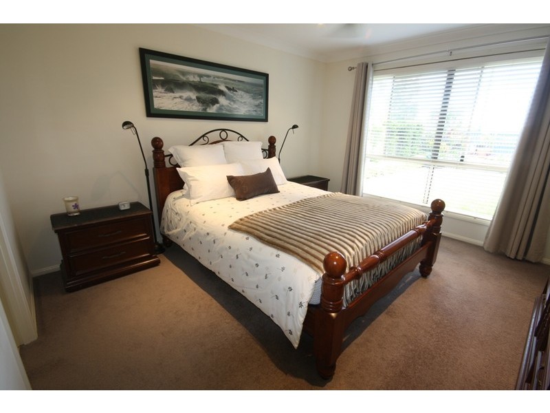 4 Rutherford Pl, Pelican Waters QLD 4551