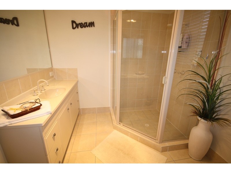 4 Rutherford Pl, Pelican Waters QLD 4551