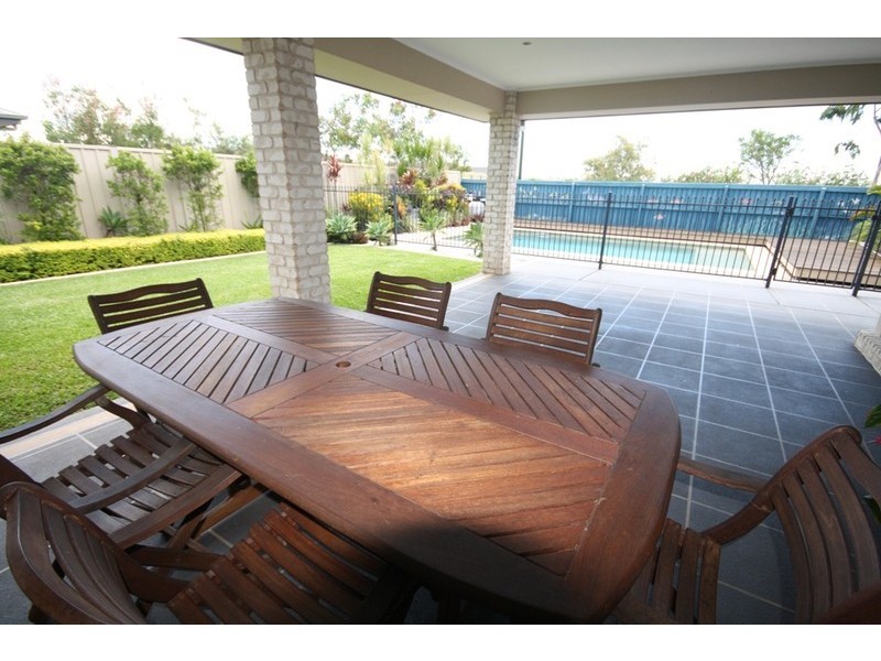 4 Rutherford Pl, Pelican Waters QLD 4551