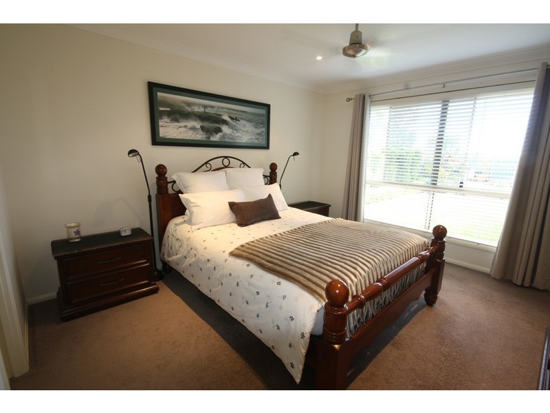 4 Rutherford Pl, Pelican Waters QLD 4551