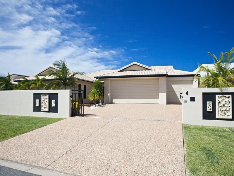 4 Hartley Cres, Pelican Waters QLD 4551