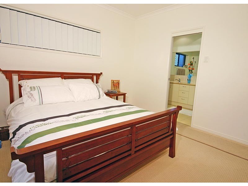 4 Hartley Cres, Pelican Waters QLD 4551