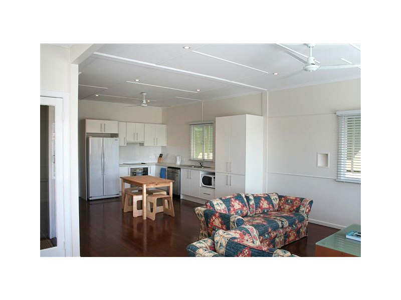 18 Campbell Street, Moffat Beach QLD 4551