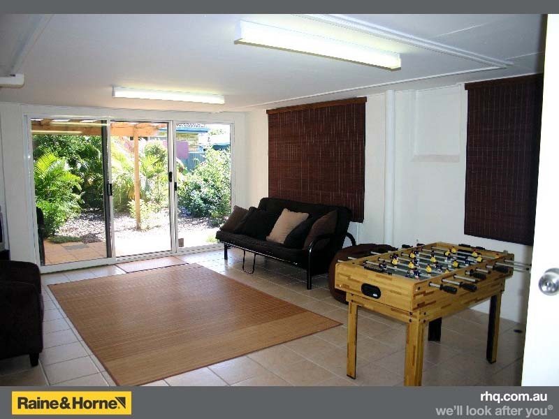 29 Montgomery Cres, Golden Beach QLD 4551