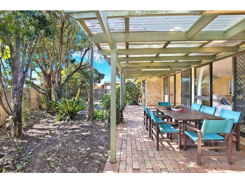 51 Wavell Av, Golden Beach QLD 4551