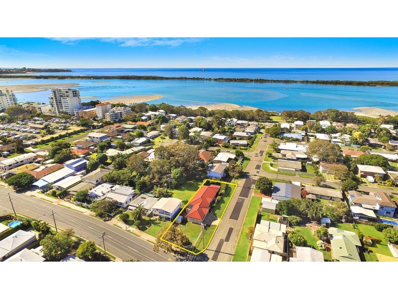 135 Landsborough Pde, Golden Beach QLD 4551