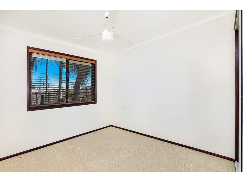 8 Pinaroo St, Battery Hill QLD 4551