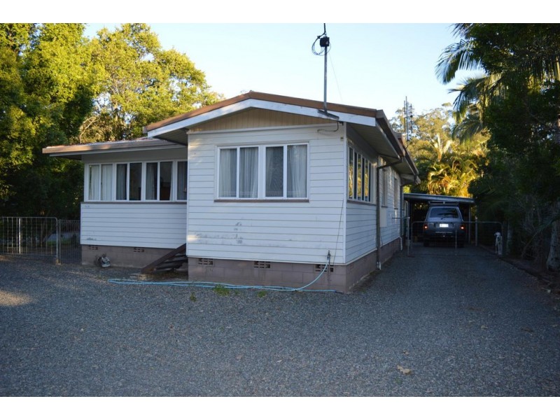 8 Hardwood Road, Landsborough QLD 4550