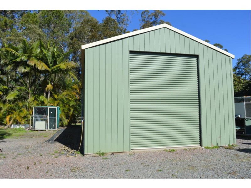 8 Hardwood Road, Landsborough QLD 4550