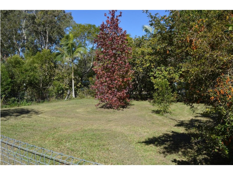 8 Hardwood Road, Landsborough QLD 4550