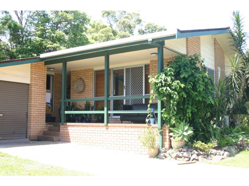 10 Poinciana Avenue, Mooloolaba QLD 4557