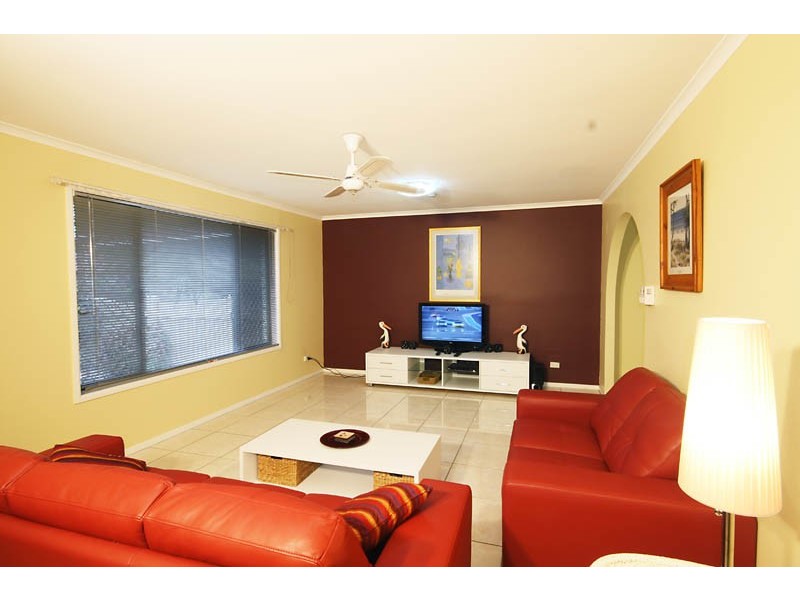 2 Pumicestone Place, Golden Beach QLD 4551