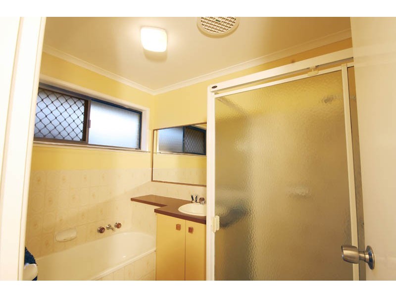 2 Pumicestone Place, Golden Beach QLD 4551