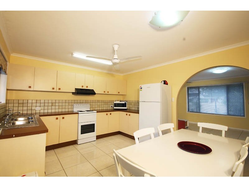 2 Pumicestone Place, Golden Beach QLD 4551