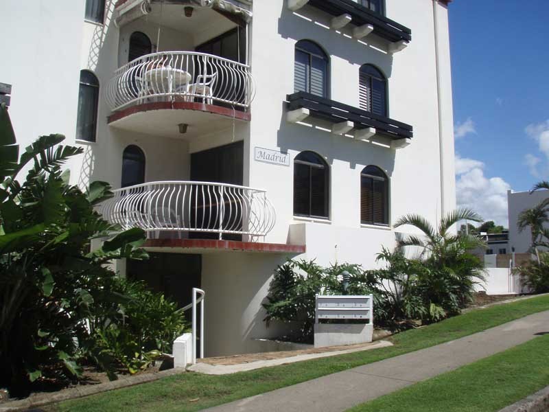 2/1 Cooma Terrace – Madrid, Caloundra QLD 4551