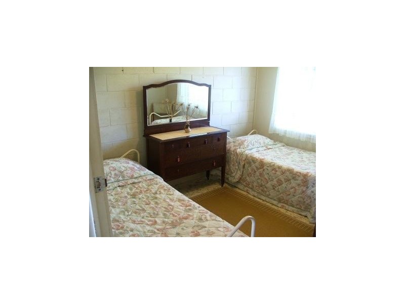 1 Wavell Court, Golden Beach QLD 4551