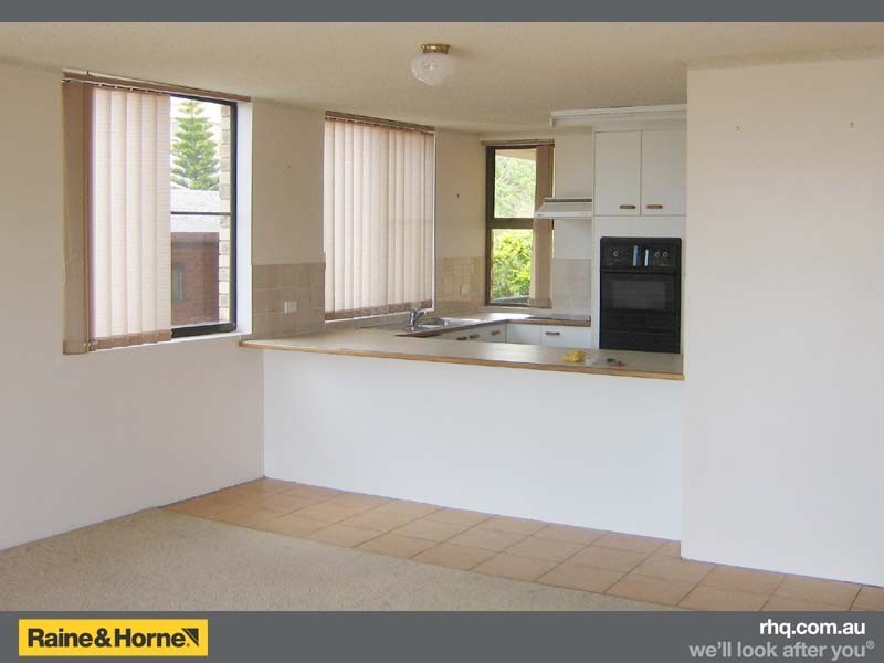 3/25 Moreton Parade – Moreton Towers, Kings Beach QLD 4551