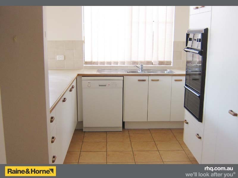 3/25 Moreton Parade – Moreton Towers, Kings Beach QLD 4551