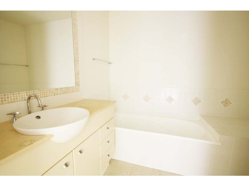 8/1 Millenium Cicuit – Vardon Point, Pelican Waters QLD 4551