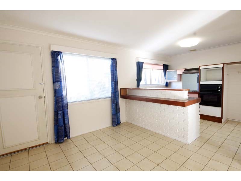2 Bandaroo Street, Warana QLD 4575