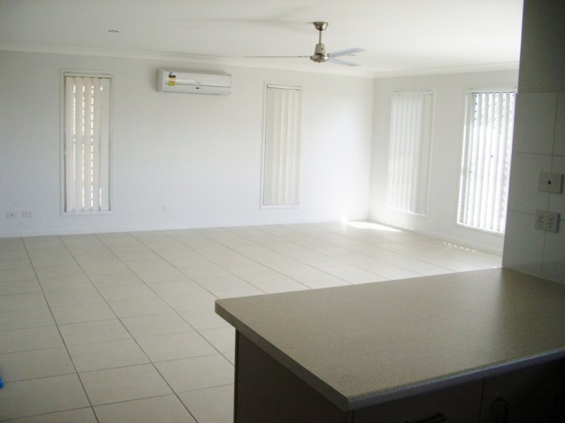 2 Little Tree Lane, Little Mountain QLD 4551