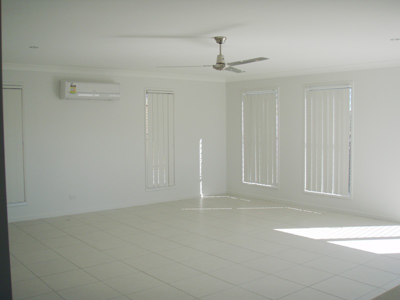 2 Little Tree Lane, Little Mountain QLD 4551