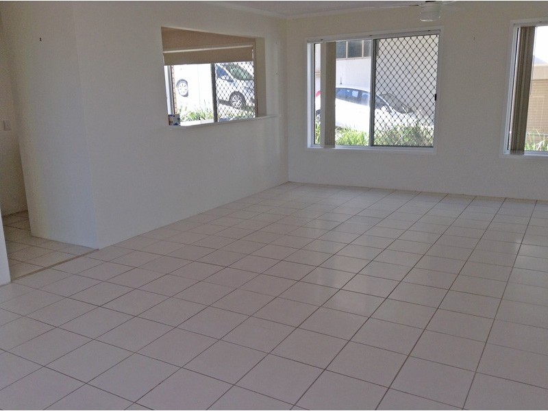 1/17 Orvieto Tce, Kings Beach QLD 4551