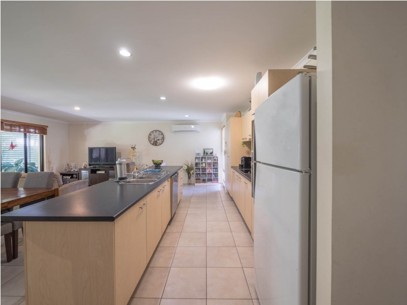 8 Mayo St, Caloundra West QLD 4551