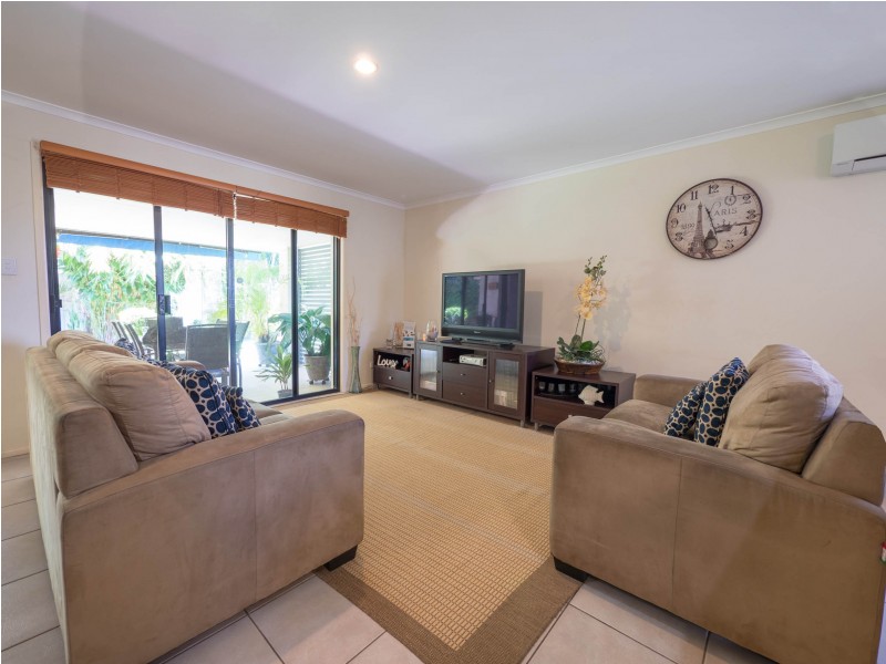 8 Mayo St, Caloundra West QLD 4551