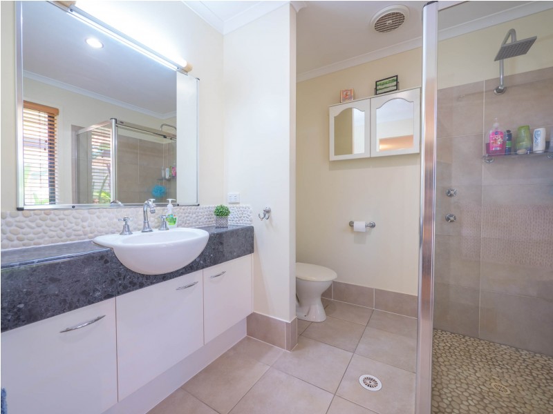 8 Mayo St, Caloundra West QLD 4551