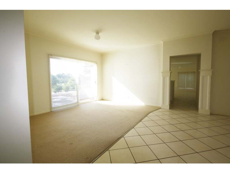 24 Flamingo Street, Little Mountain QLD 4551