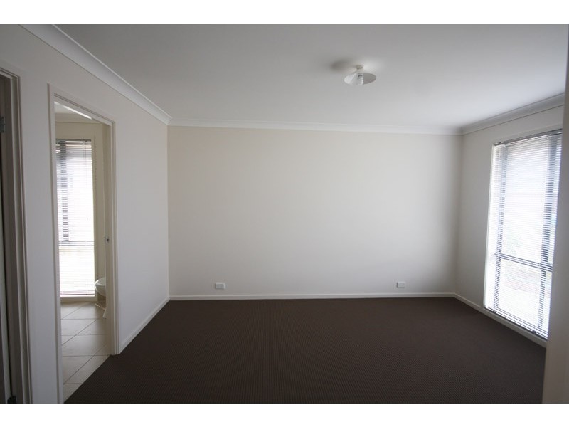 19 Cumberland Cresent, Little Mountain QLD 4551