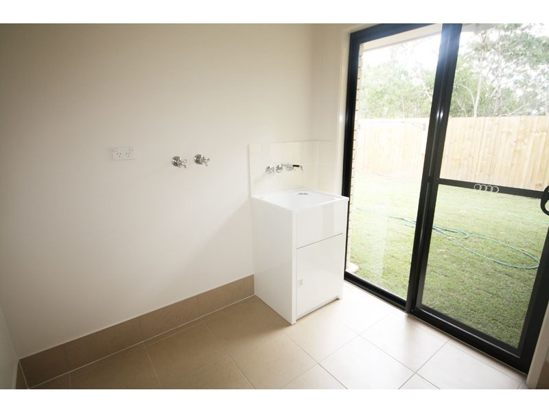 19 Cumberland Cresent, Little Mountain QLD 4551