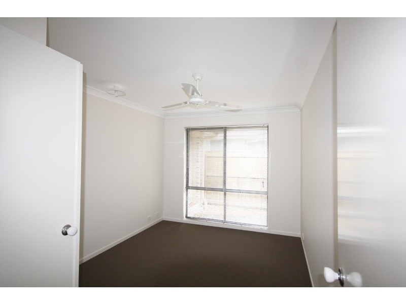 19 Cumberland Cresent, Little Mountain QLD 4551