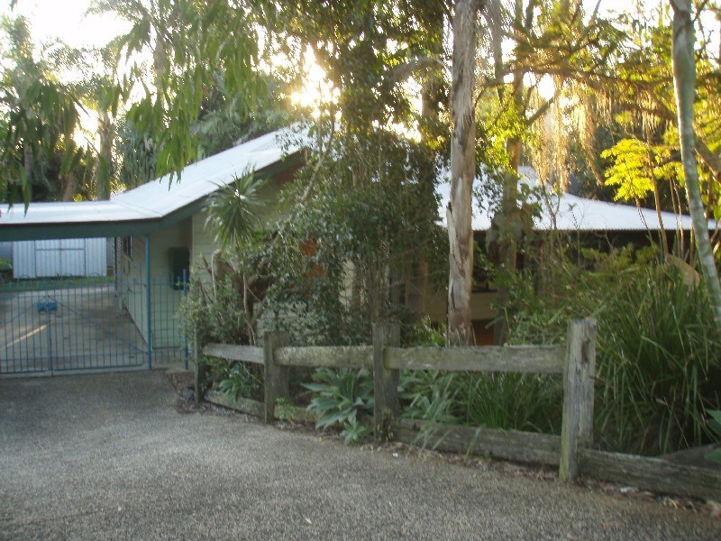 8  Pinaroo Street, Battery Hill QLD 4551