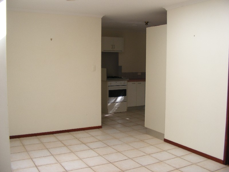 8  Pinaroo Street, Battery Hill QLD 4551