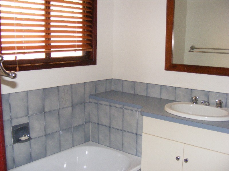 8  Pinaroo Street, Battery Hill QLD 4551