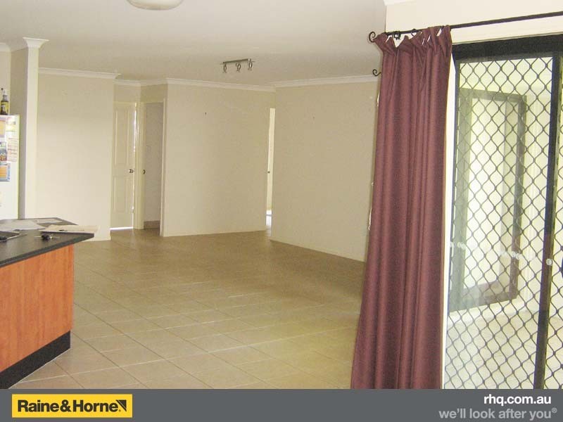 34  Discovery Drive, Little Mountain QLD 4551
