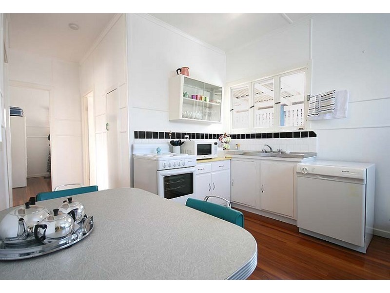 41 Palmer Ave, Golden Beach QLD 4551