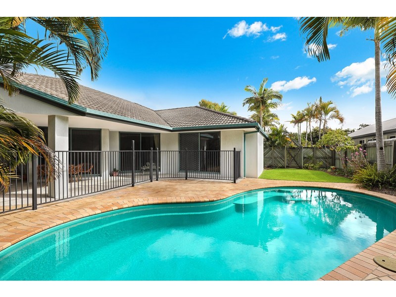 12 Bongaree Dve, Pelican Waters QLD 4551