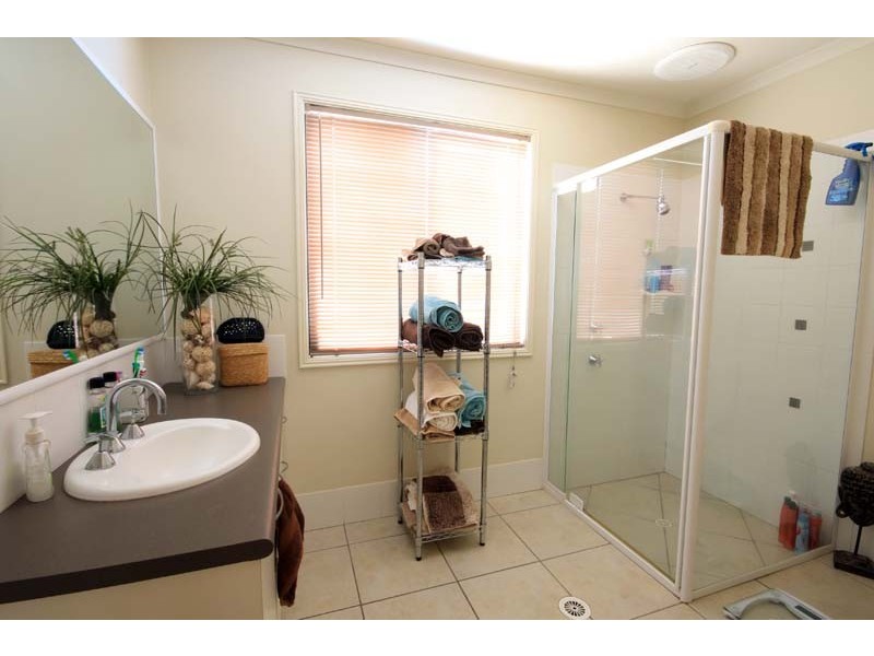 5 Kamala Place, Meridan Plains QLD 4551